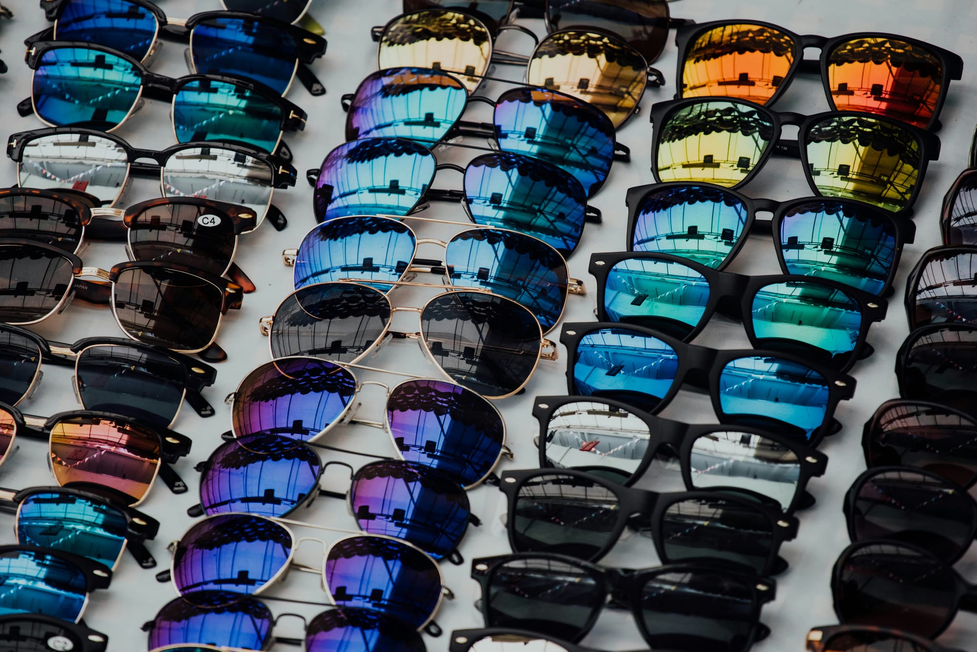 How to Choose the Best Custom Sunglasses for Your Promotional Campaign with your Logo
